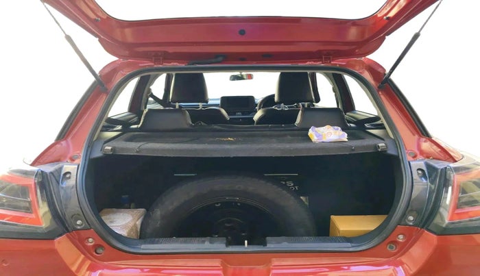 2024 Maruti Swift VXi (O) AMT, CNG, Automatic, 10,933 km, exterior