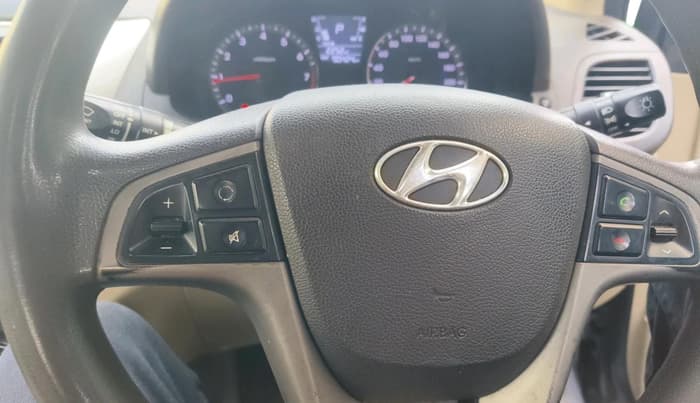 2016 Hyundai Verna FLUIDIC 4S 1.6 VTVT S AT, CNG, Automatic, 90,424 km, interior