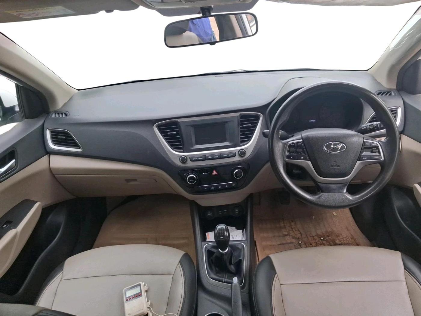 2018 Hyundai Verna 1.4 EX PETROL, CNG, Manual, 1,17,493 km, interior