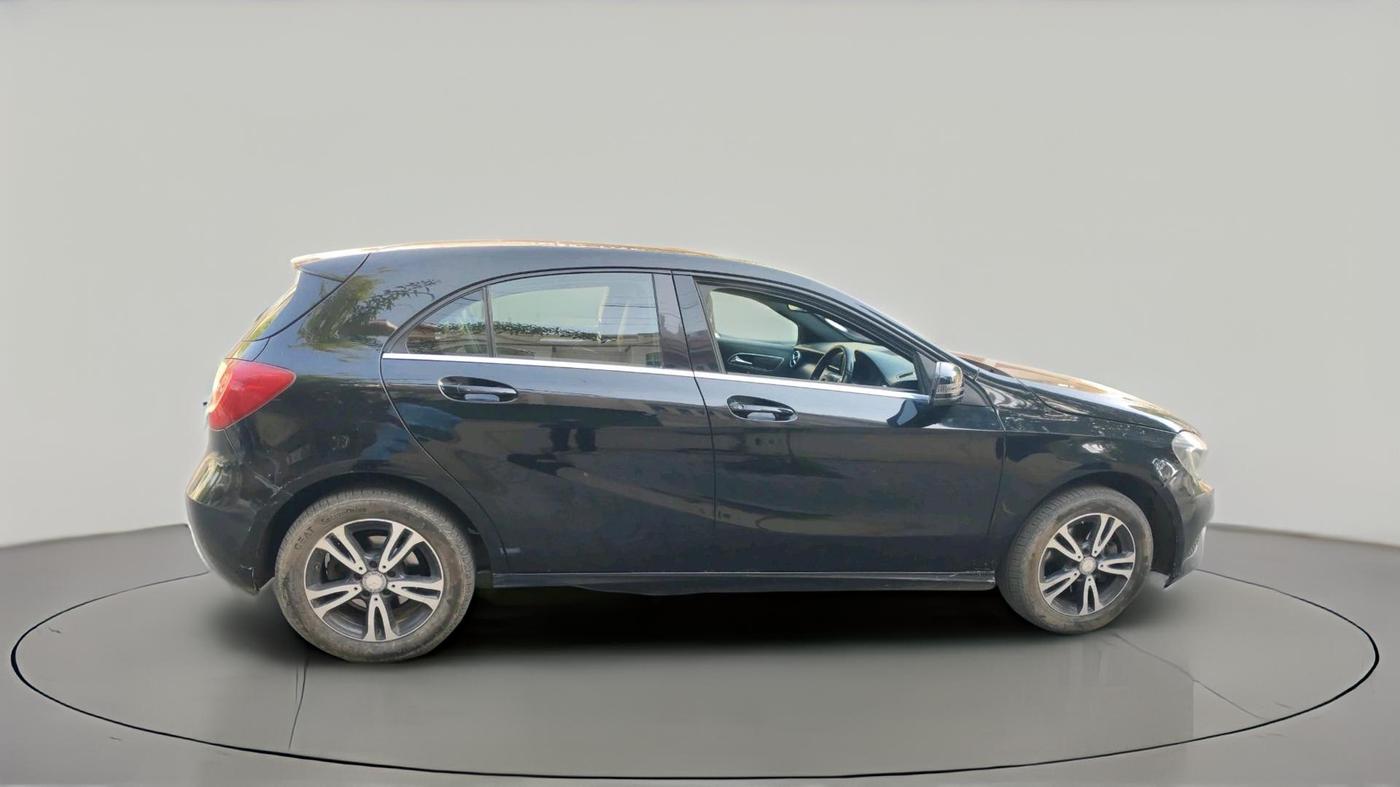2015 Mercedes Benz A Class A200 CDI SPORT, Diesel, Automatic, 70,429 km, exterior