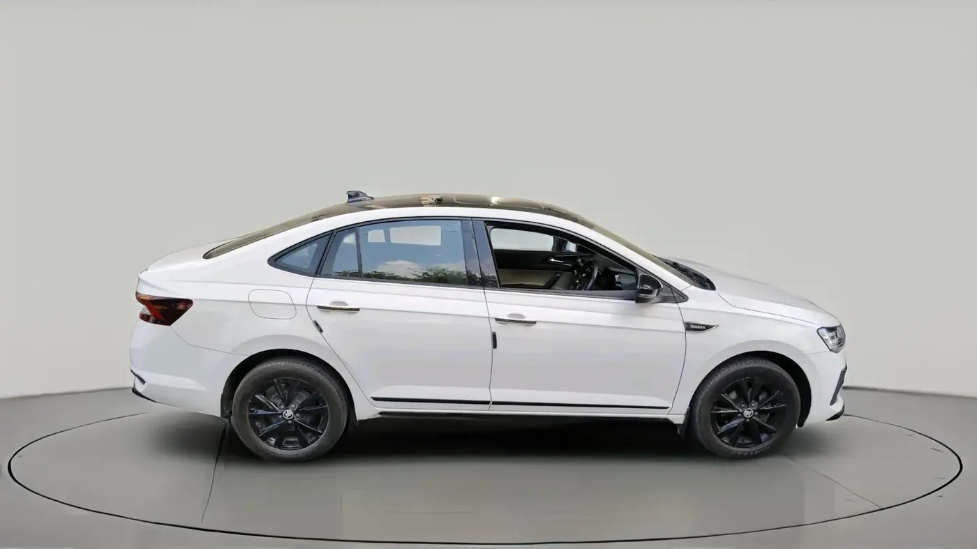 2024 Skoda SLAVIA AMBITION 1.0L TSI MT, Petrol, Manual, 20,695 km, exterior
