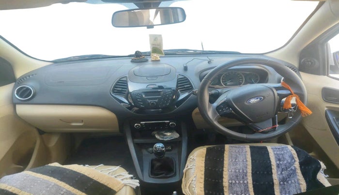 2017 Ford Figo Aspire TITANIUM 1.2 PETROL, CNG, Manual, 1,15,771 km, interior