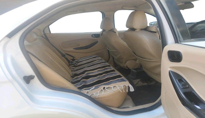 2017 Ford Figo Aspire TITANIUM 1.2 PETROL, CNG, Manual, 1,15,771 km, interior