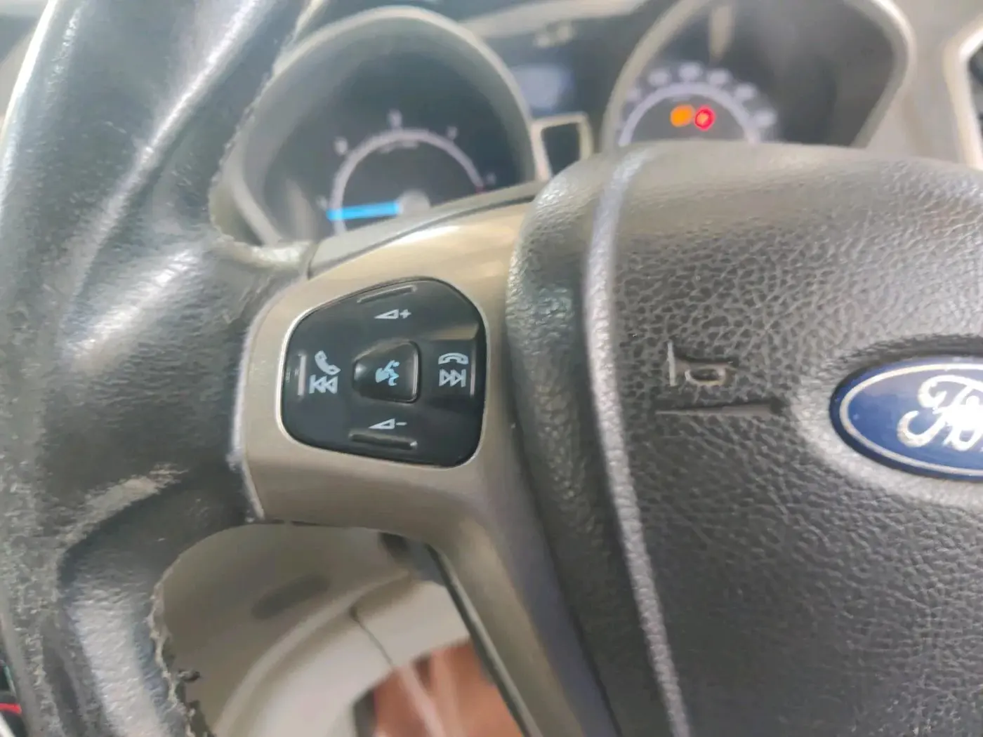 2014 Ford Ecosport TITANIUM 1.5L DIESEL, Diesel, Manual, 1,10,146 km, interior
