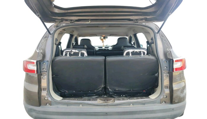 2022 Renault TRIBER RXZ, Petrol, Manual, 90,991 km, exterior