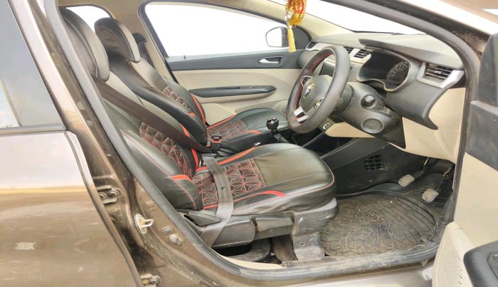 2022 Renault TRIBER RXZ, Petrol, Manual, 90,991 km, interior