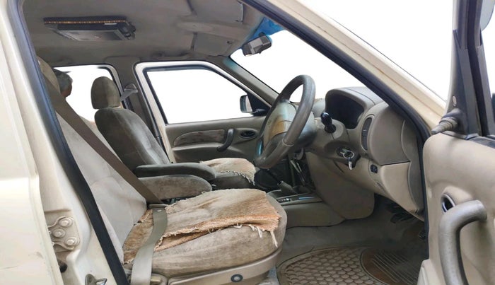 2007 Mahindra Scorpio 2.6 SLX CRDE, Diesel, Manual, 2,10,081 km, interior