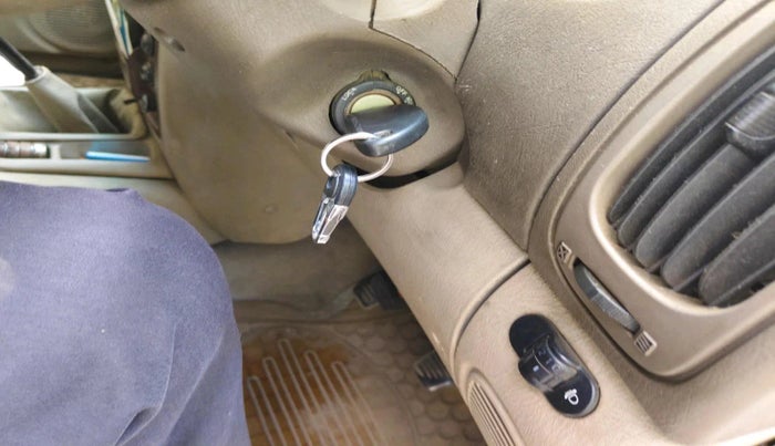 2007 Mahindra Scorpio 2.6 SLX CRDE, Diesel, Manual, 2,10,081 km, interior