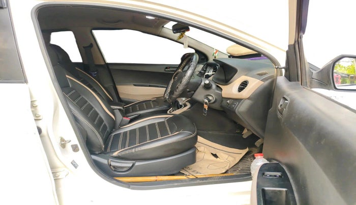 2016 Hyundai Xcent BASE 1.2, CNG, Manual, 1,05,741 km, interior