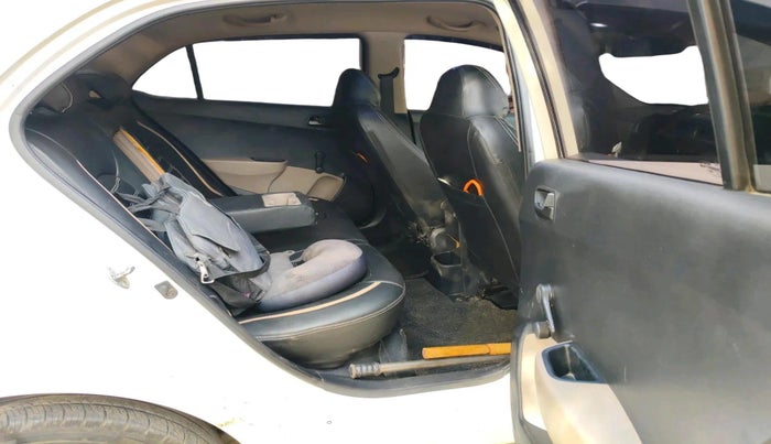 2016 Hyundai Xcent BASE 1.2, CNG, Manual, 1,05,741 km, interior