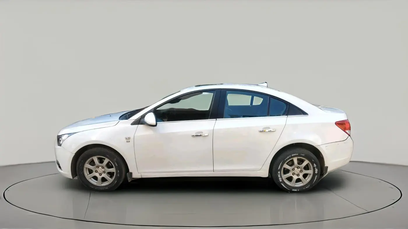 2011 Chevrolet Cruze LTZ, Diesel, Manual, 1,19,483 km, exterior