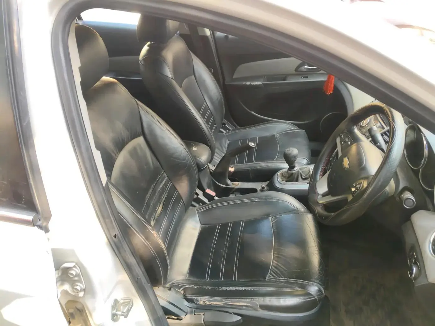 2011 Chevrolet Cruze LTZ, Diesel, Manual, 1,19,483 km, interior