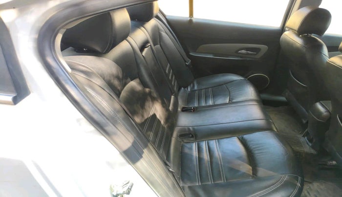 2011 Chevrolet Cruze LTZ, Diesel, Manual, 1,19,483 km, interior