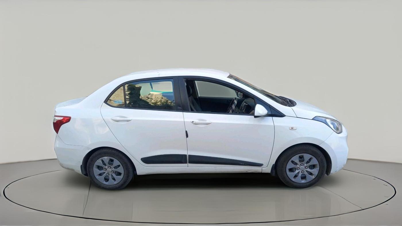2018 Hyundai Xcent E+, CNG, Manual, 1,34,120 km, exterior