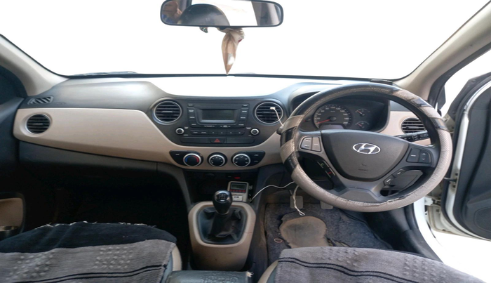 2018 Hyundai Xcent E+, CNG, Manual, 1,31,802 km, interior