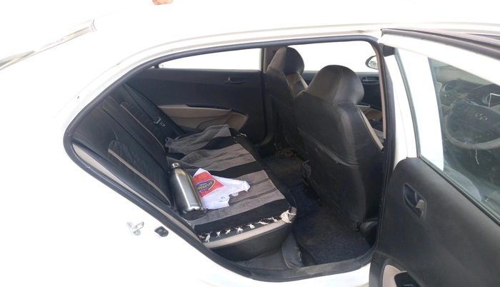 2018 Hyundai Xcent E+, CNG, Manual, 1,31,802 km, interior