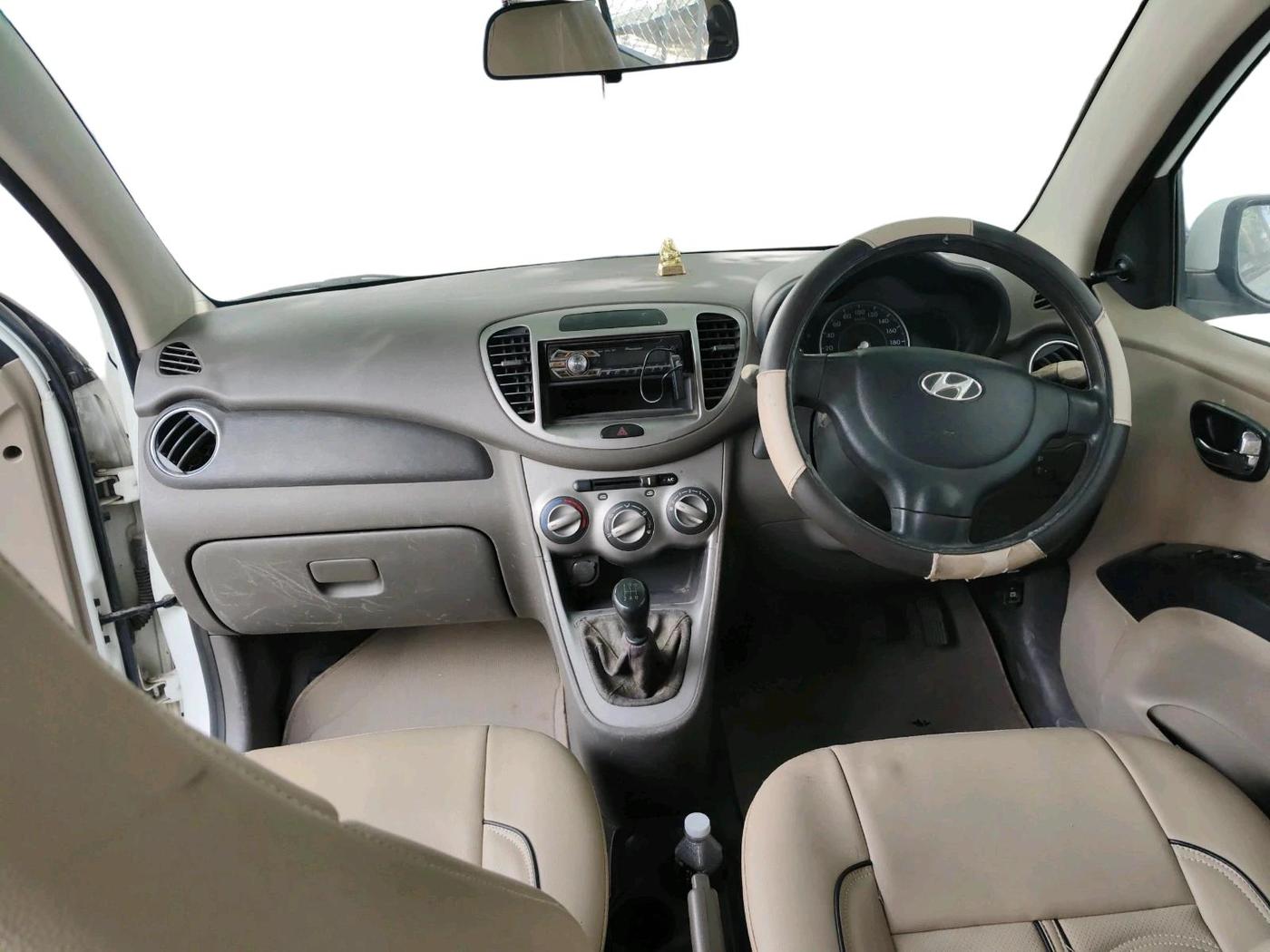 2012 Hyundai i10 MAGNA 1.1, CNG, Manual, 69,392 km, interior
