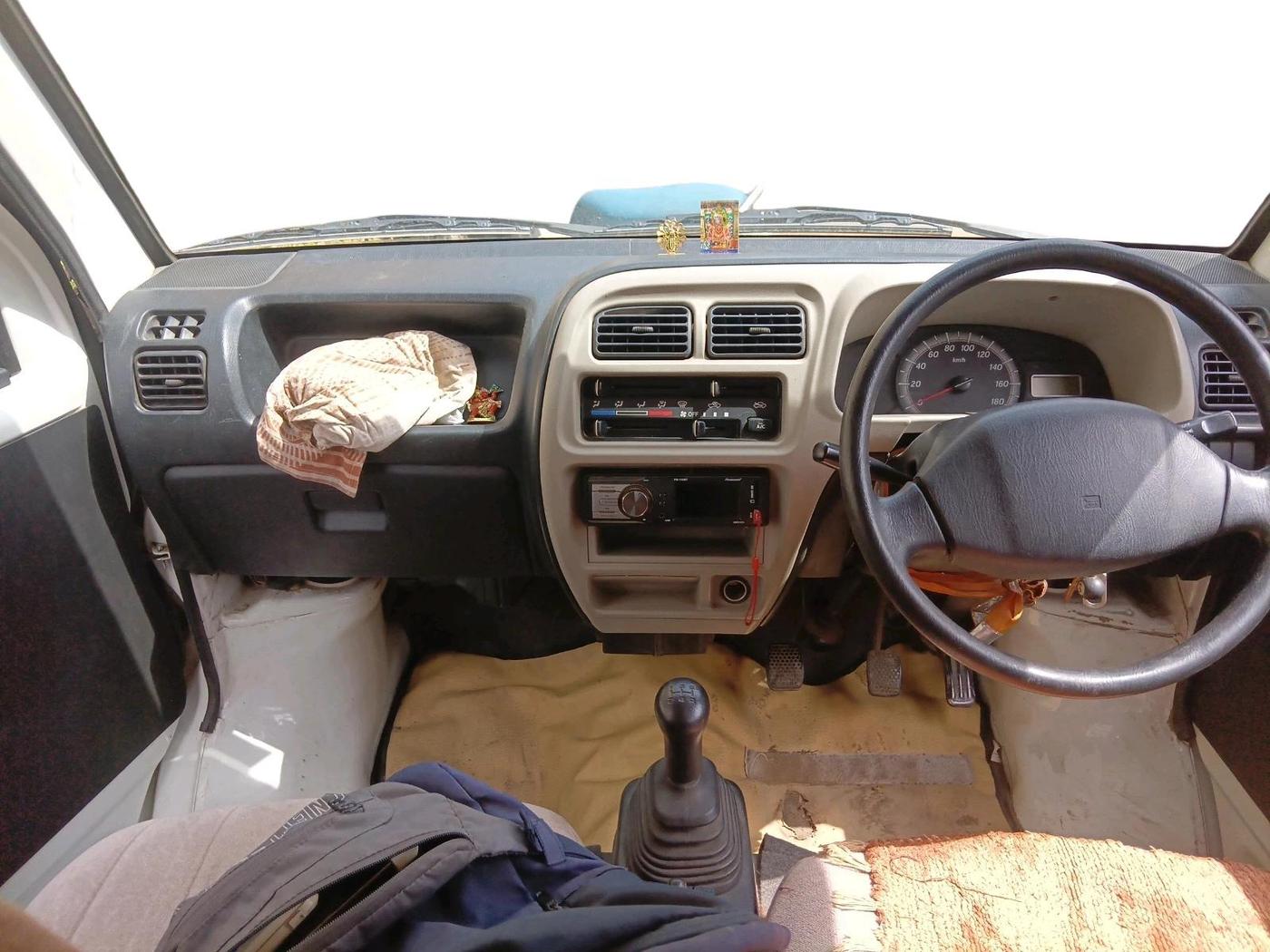 2018 Maruti Eeco 5 STR WITH A/C+HTR, Petrol, Manual, 25,347 km, interior