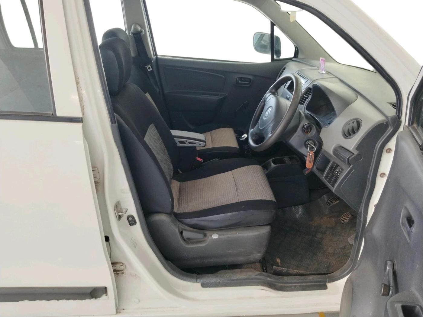 2010 Maruti Wagon R 1.0 LXI, CNG, Manual, 1,15,055 km, interior