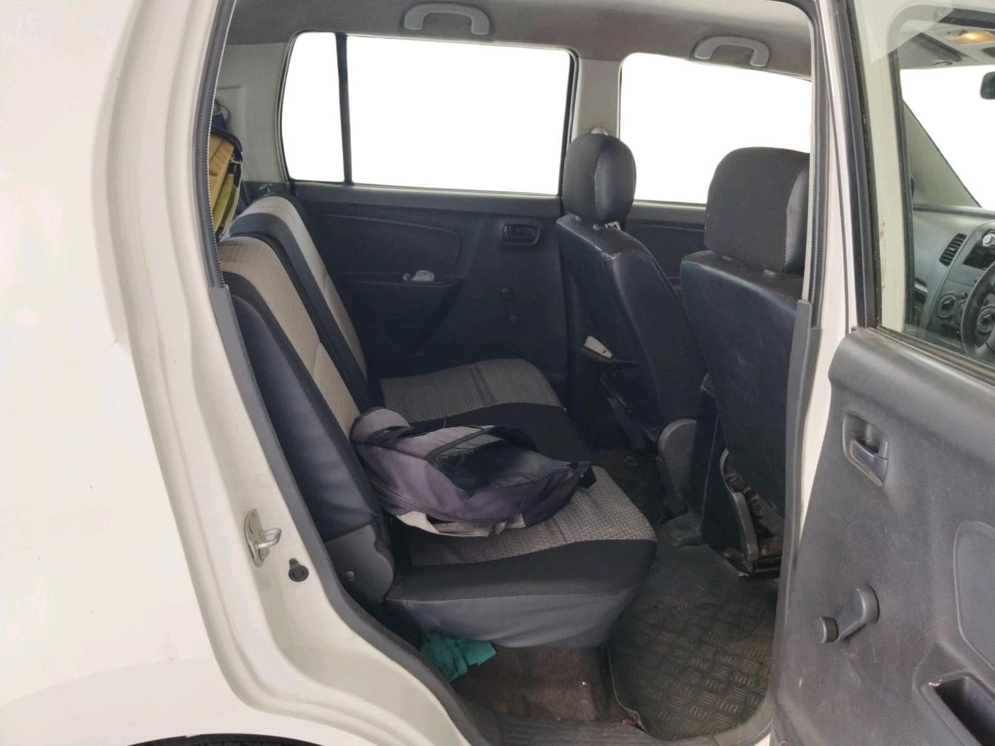 2010 Maruti Wagon R 1.0 LXI, CNG, Manual, 1,15,055 km, interior