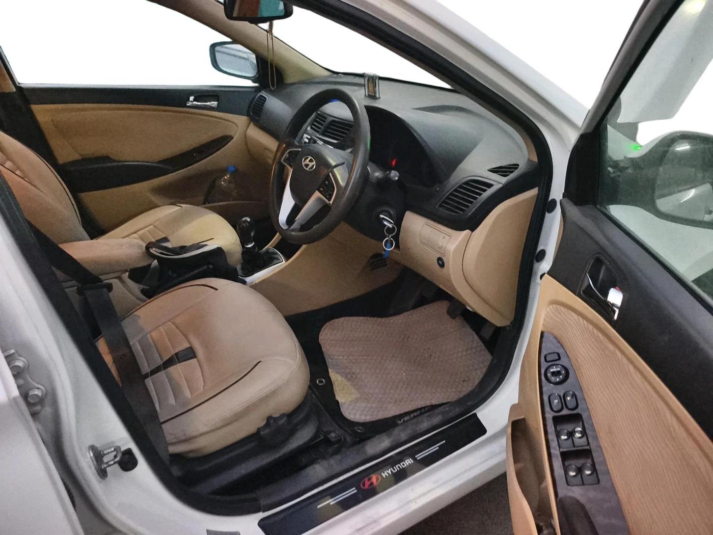 2014 Hyundai Verna FLUIDIC 1.6 VTVT SX, CNG, Manual, 2,37,031 km, interior