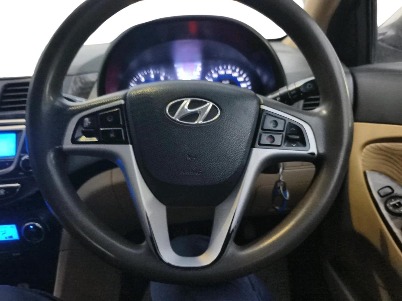 2014 Hyundai Verna FLUIDIC 1.6 VTVT SX, CNG, Manual, 2,37,031 km, interior