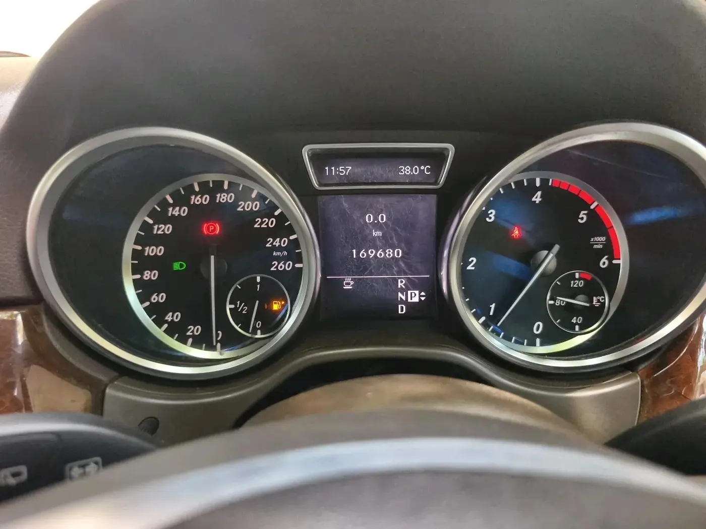 2012 Mercedes Benz Ml Class 350 CDI, Diesel, Automatic, 1,69,680 km, interior