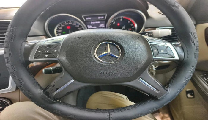 2012 Mercedes Benz Ml Class 350 CDI, Diesel, Automatic, 1,69,680 km, interior