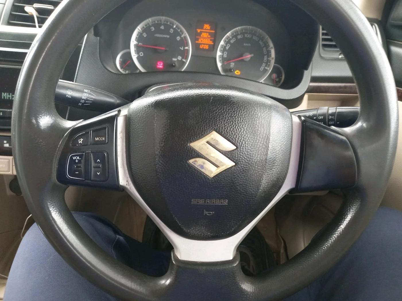 2012 Maruti Swift Dzire ZXI, CNG, Manual, 1,25,660 km, interior