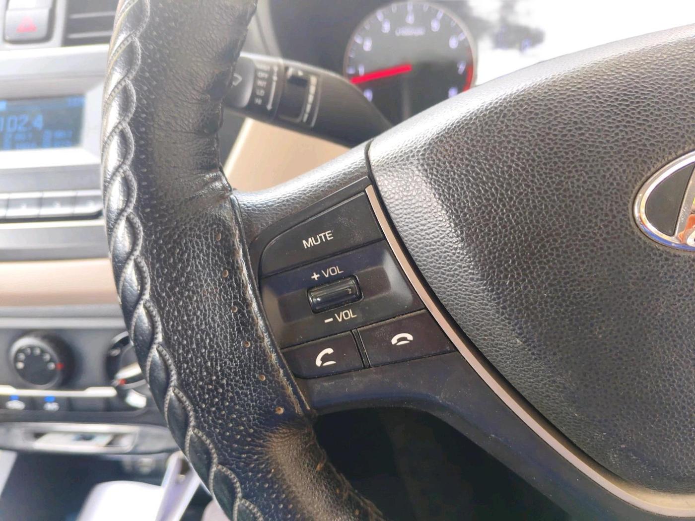 2019 Hyundai Elite i20 MAGNA PLUS 1.2, CNG, Manual, 1,07,379 km, interior