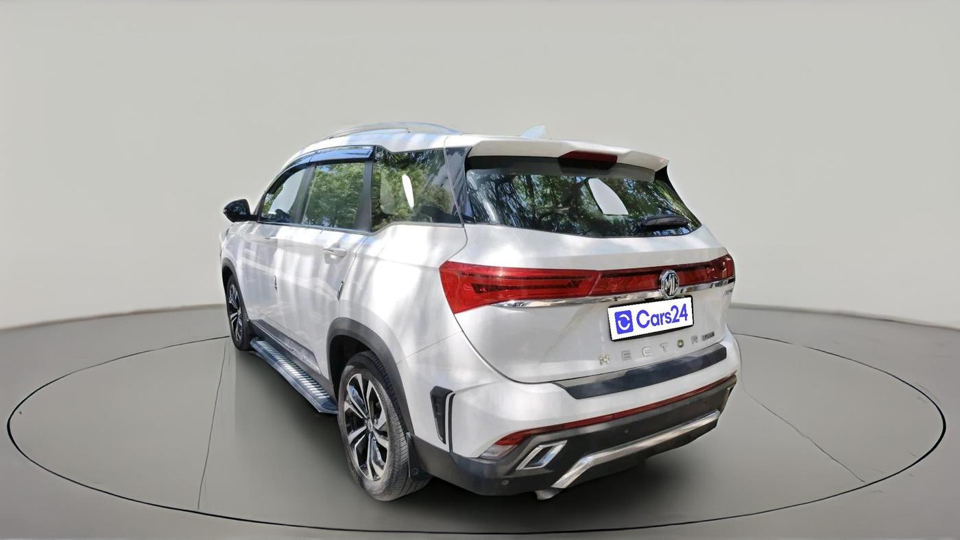 2025 MG HECTOR PLUS SAVVY PRO 1.5 TURBO CVT 7 STR, Petrol, Automatic, 5,024 km, exterior