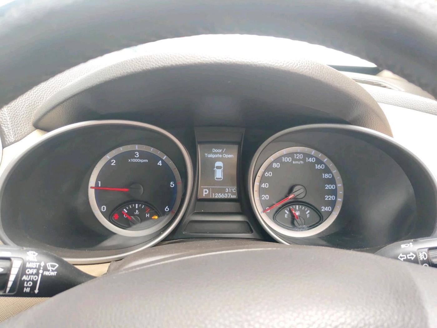 2014 Hyundai Santa Fe 2 WD AT, Diesel, Automatic, 1,25,637 km, interior