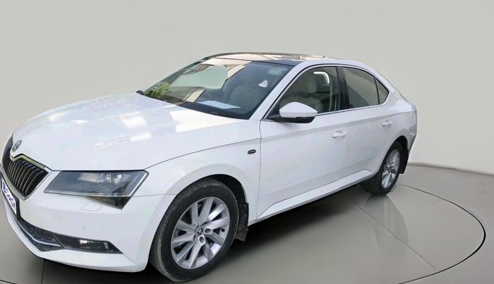 2017 Skoda Superb L&K 2.0 TDI AT, Diesel, Automatic, 1,93,053 km, exterior