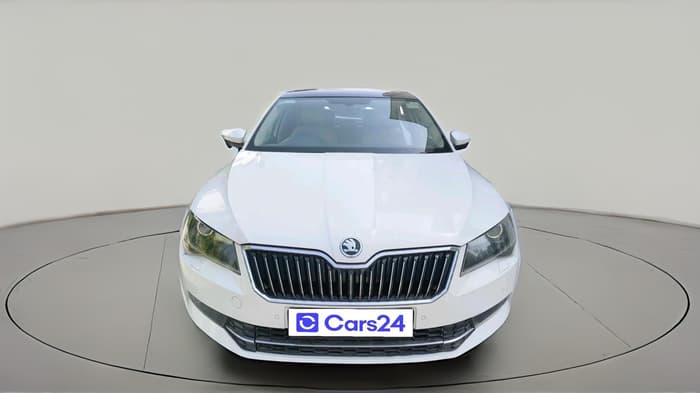 2017 Skoda Superb L&K 2.0 TDI AT, Diesel, Automatic, 1,93,053 km, exterior