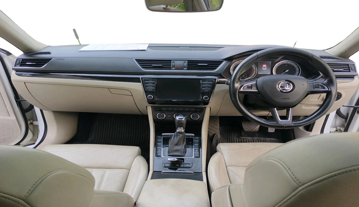 2017 Skoda Superb L&K 2.0 TDI AT, Diesel, Automatic, 1,93,053 km, interior