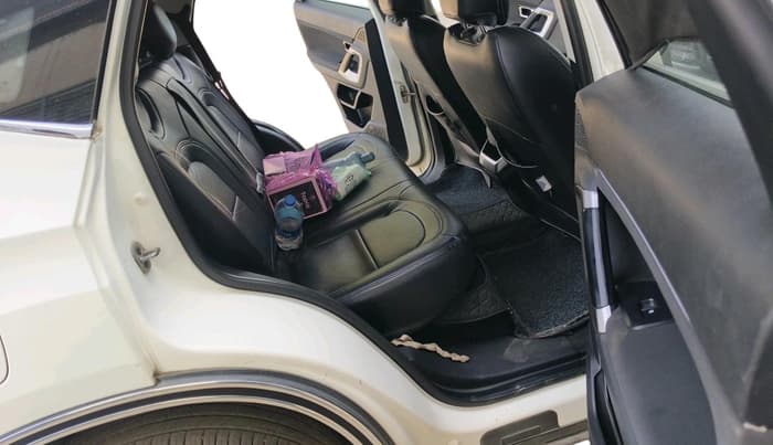 2019 Tata Harrier XT 2.0L KRYOTEC, Diesel, Manual, 1,51,208 km, interior