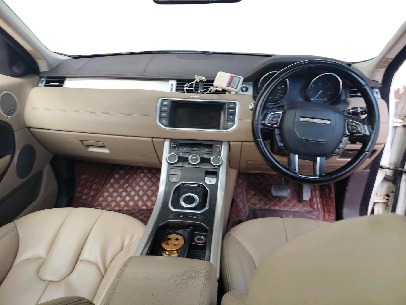 2012 Landrover Range Rover Evoque DYNAMIC SD4, Diesel, Automatic, 1,20,000 km, interior