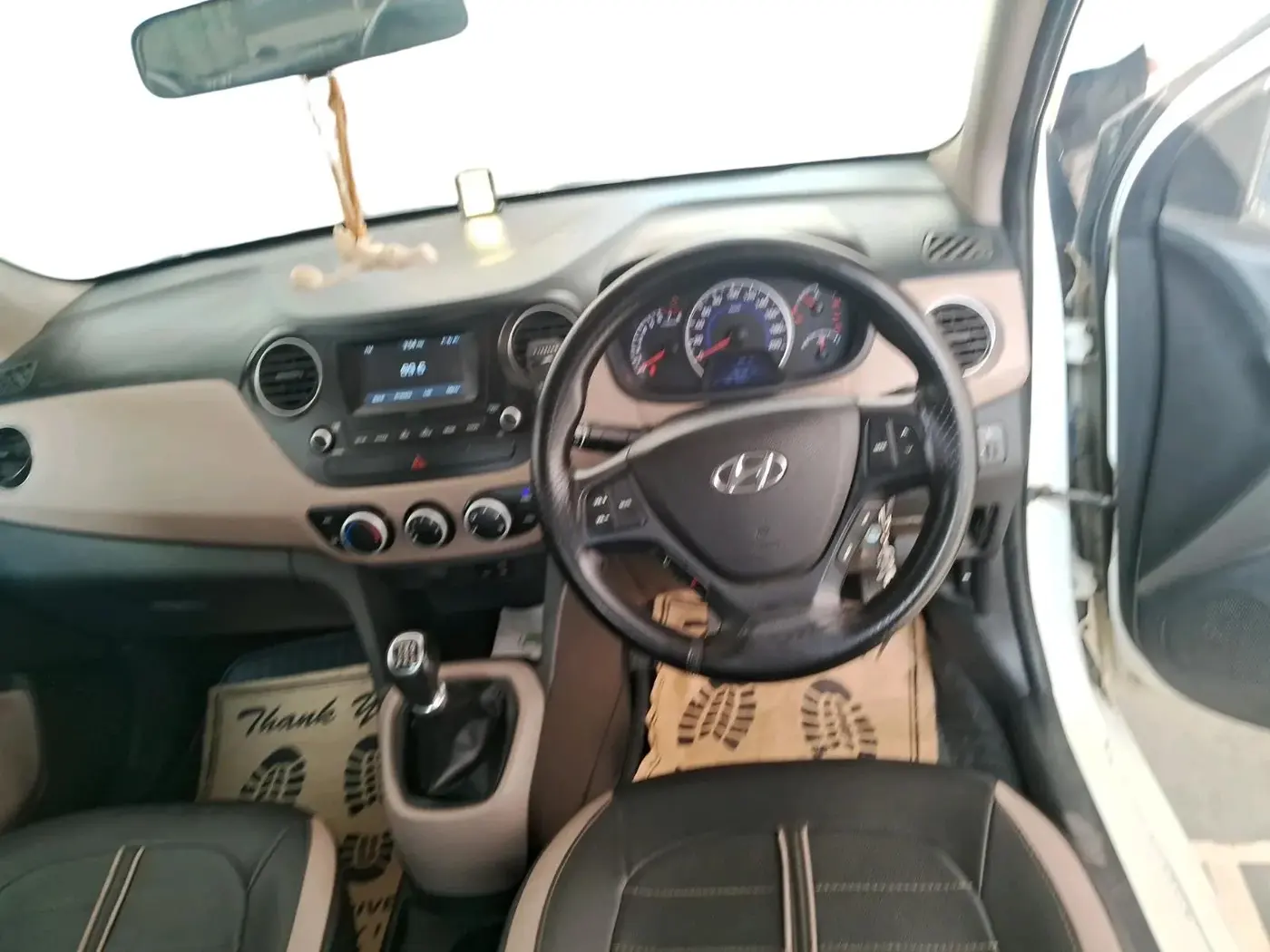 2017 Hyundai Grand i10 SPORTZ 1.2 KAPPA VTVT, Petrol, Manual, 42,762 km, interior