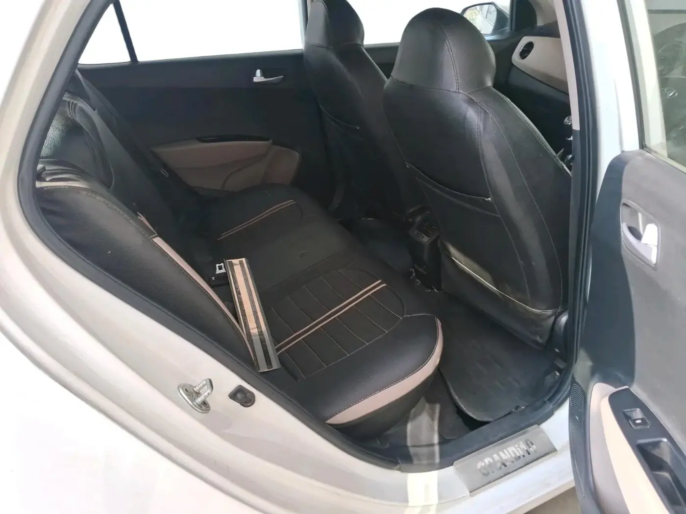 2017 Hyundai Grand i10 SPORTZ 1.2 KAPPA VTVT, Petrol, Manual, 42,762 km, interior