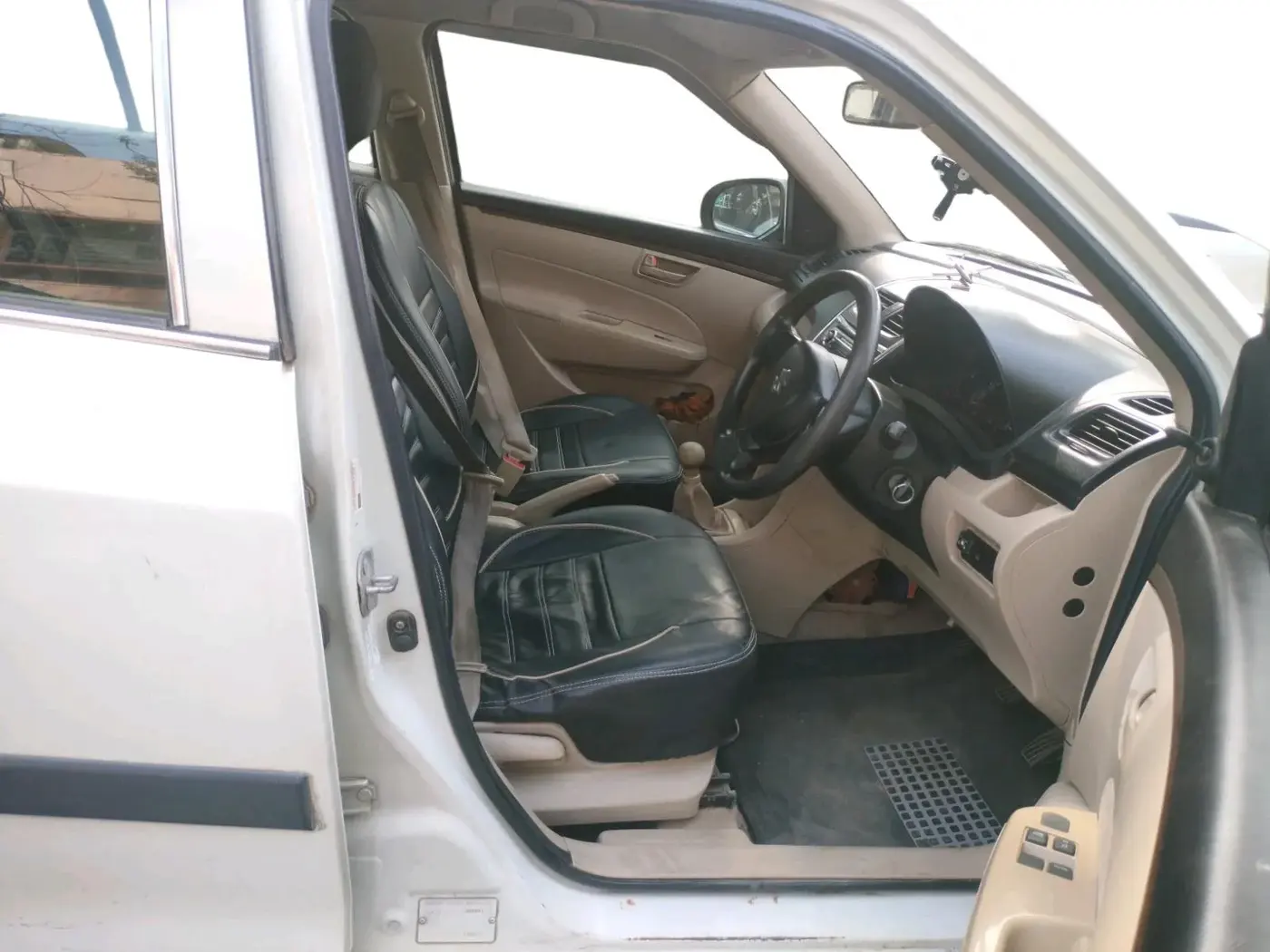 2016 Maruti Swift Dzire LXI (O), CNG, Manual, 1,11,170 km, interior