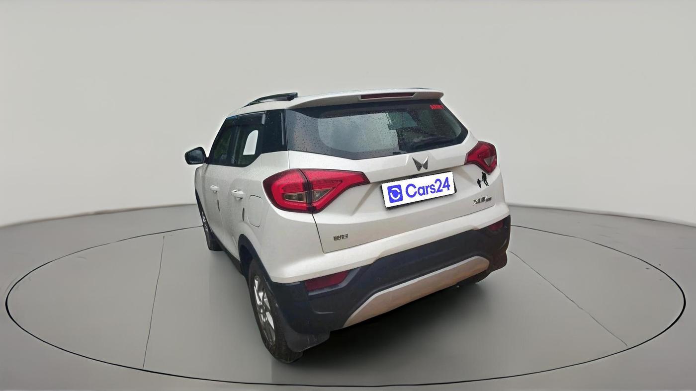 2024 Mahindra XUV300 W8 1.2 PETROL, Petrol, Manual, 15,782 km, exterior