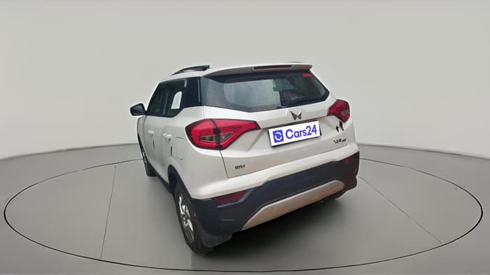 2024 Mahindra XUV300 W8 1.2 PETROL, Petrol, Manual, 15,836 km, exterior
