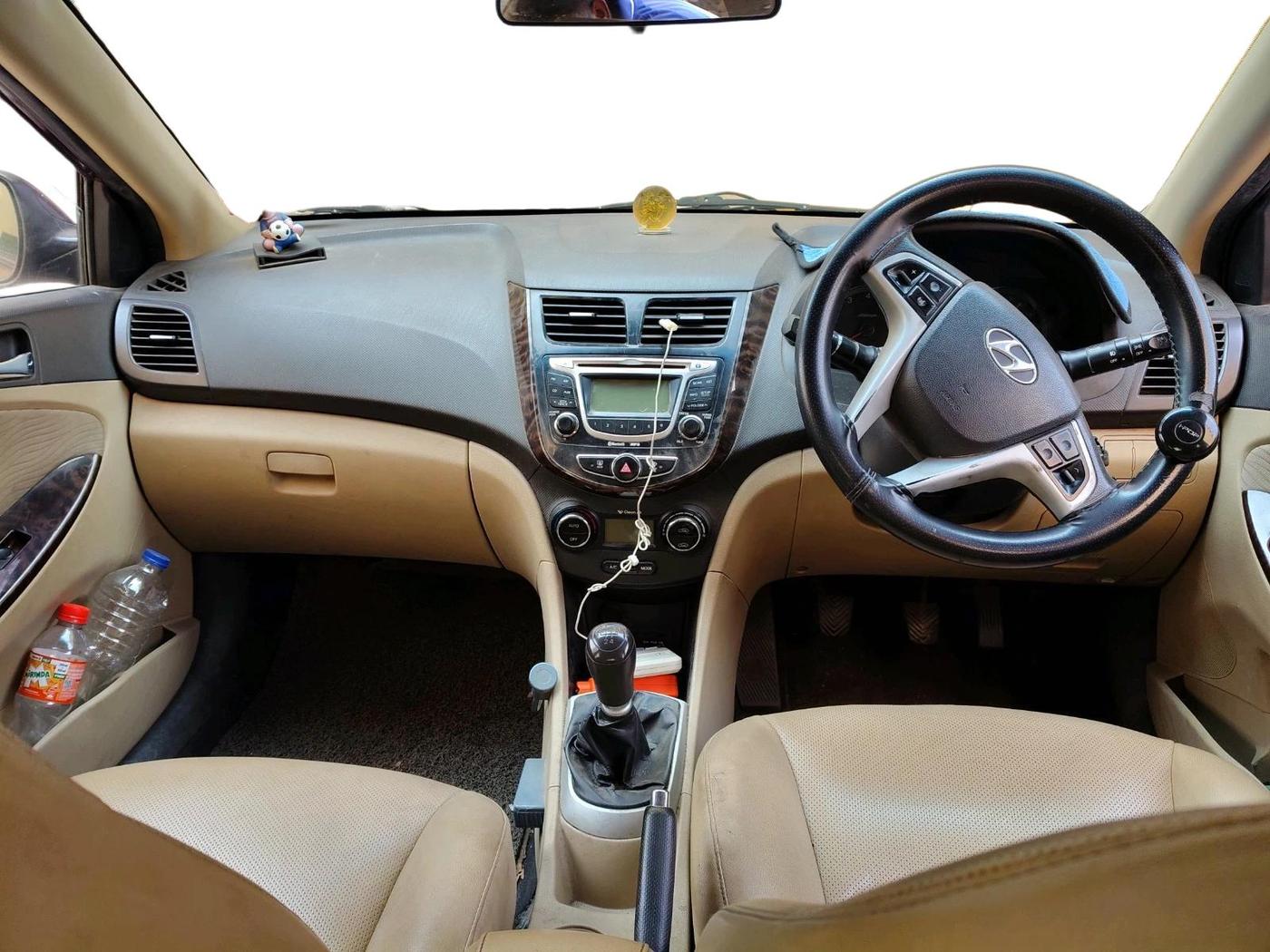 2011 Hyundai Verna FLUIDIC 1.6 VTVT EX, Petrol, Manual, 1,65,414 km, interior
