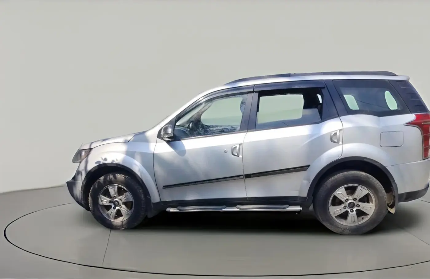 2014 Mahindra XUV500 W8, Diesel, Manual, 1,07,949 km, exterior