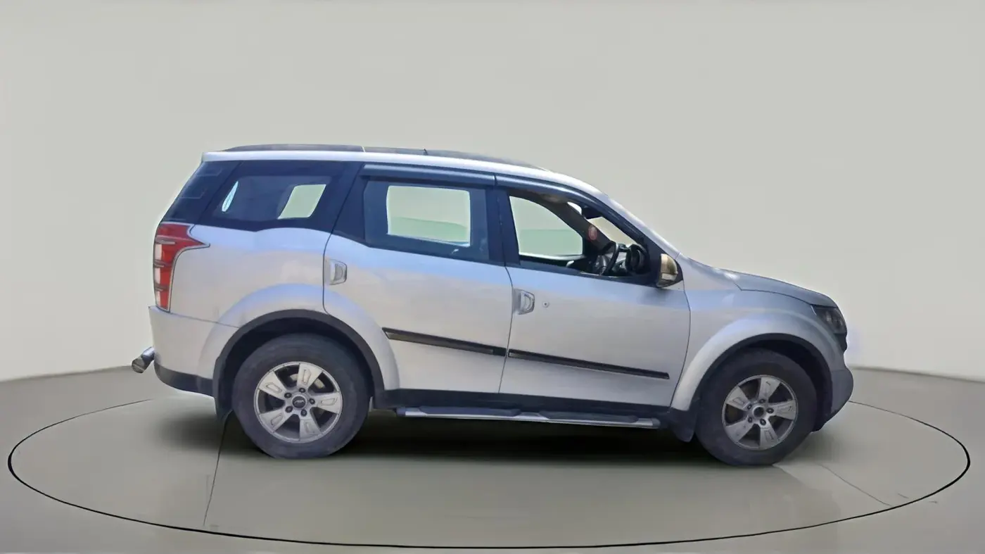 2014 Mahindra XUV500 W8, Diesel, Manual, 1,07,949 km, exterior