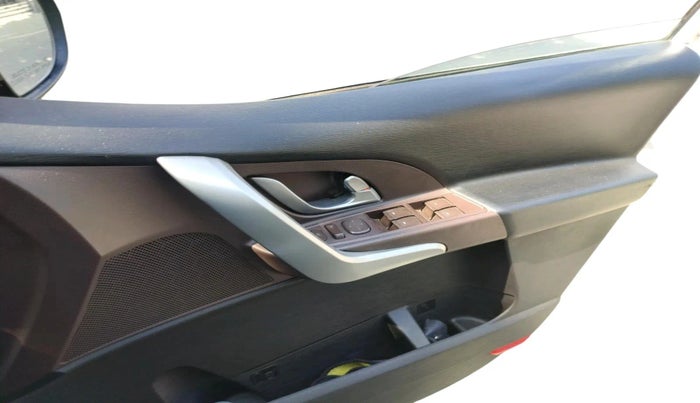 2014 Mahindra XUV500 W8, Diesel, Manual, 1,07,949 km, interior