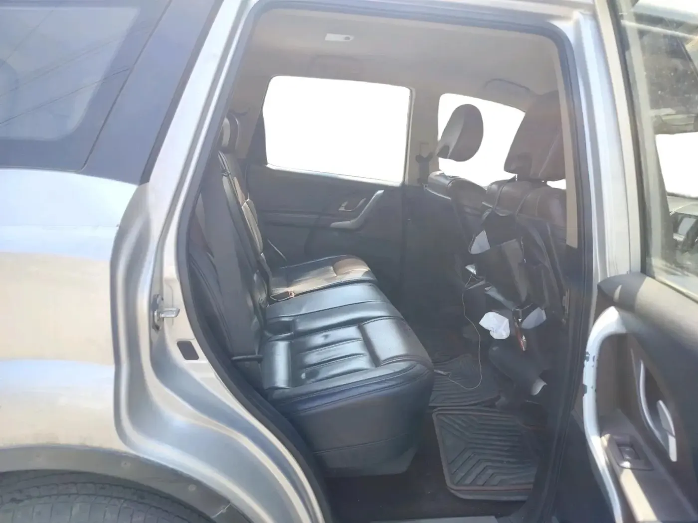 2014 Mahindra XUV500 W8, Diesel, Manual, 1,07,949 km, interior