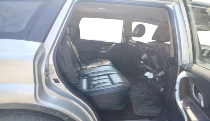 2014 Mahindra XUV500 W8, Diesel, Manual, 1,07,949 km, interior
