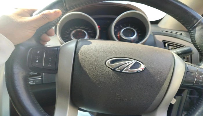 2014 Mahindra XUV500 W8, Diesel, Manual, 1,07,949 km, interior