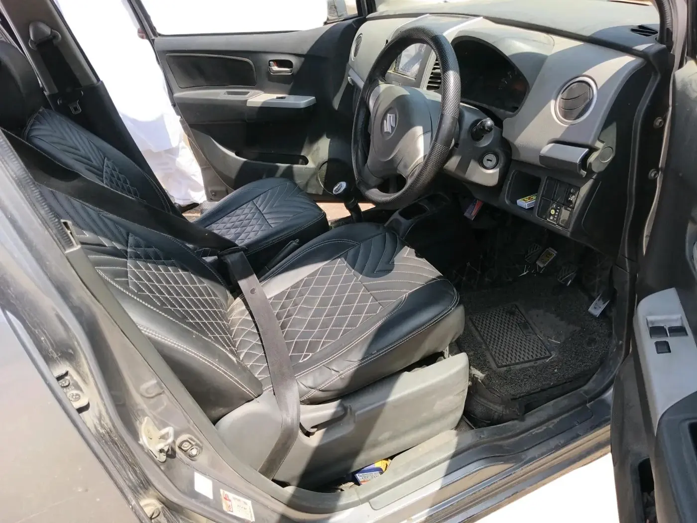 2012 Maruti Wagon R 1.0 LXI CNG, CNG, Manual, 95,899 km, interior
